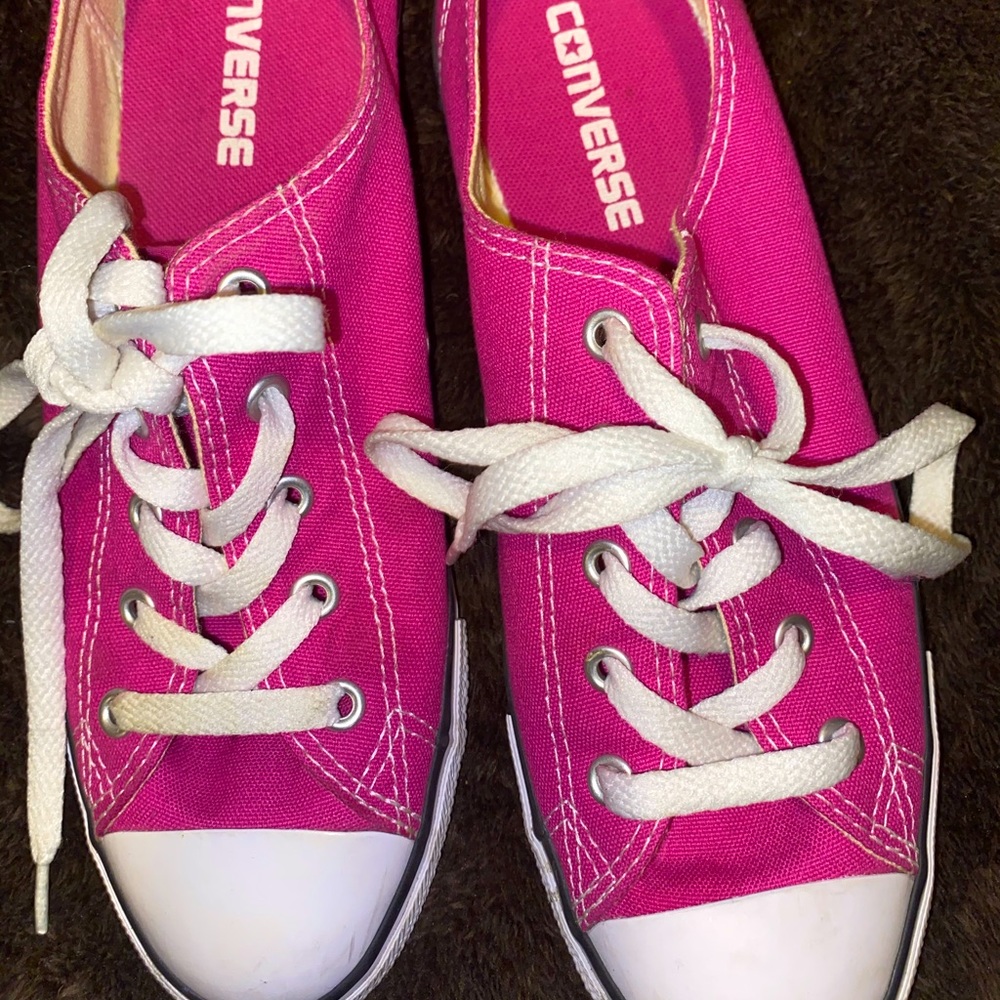 Hot pink converse sneakers. Size 8